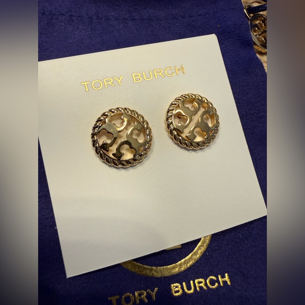 🌟Tory Burch Gold Rope double stacked T Logo Earrings NWT - Picture 4 of 5
